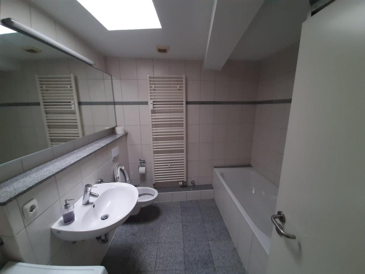 Avi City Burgplatz Apartments Дюселдорф Екстериор снимка