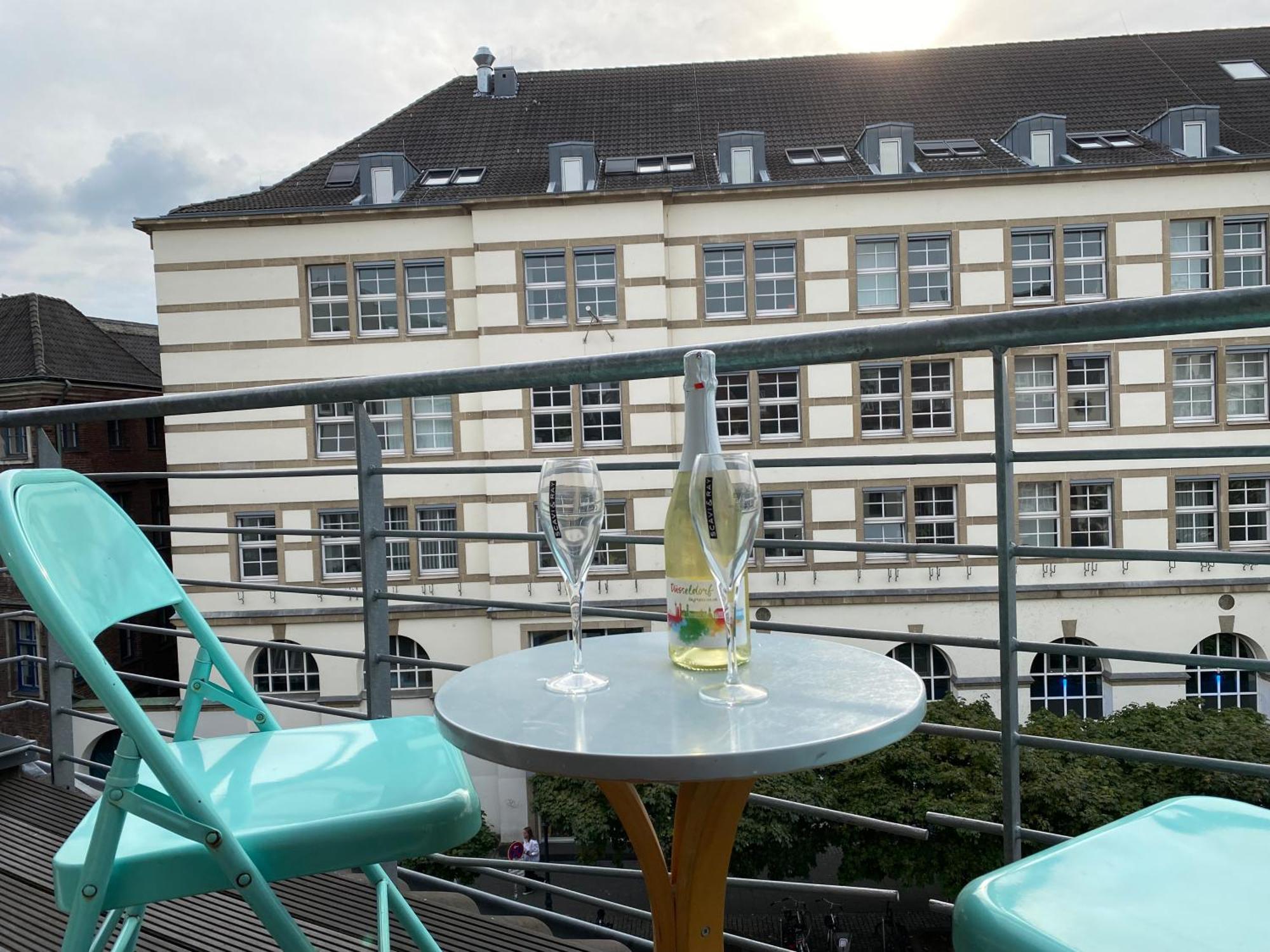 Avi City Burgplatz Apartments Дюселдорф Екстериор снимка