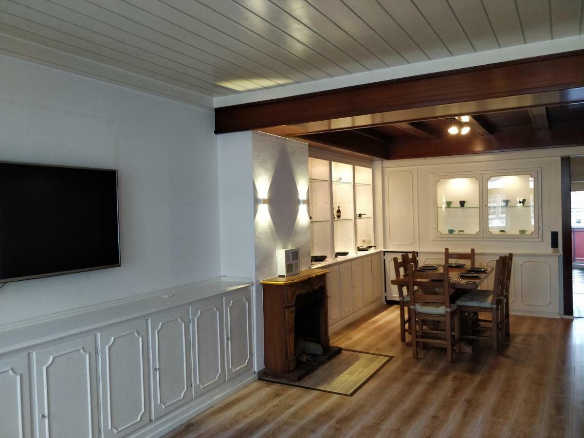 Avi City Burgplatz Apartments Дюселдорф Екстериор снимка